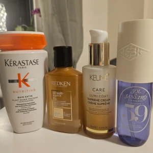 Hårvårdsprodukter från Kérastase, Redken, Keune och Sol de Janeiro - Säljer ett set med hårvårdsprodukter och bodymist. Setet inkluderar: Kérastase Nutritive Bain Satin schampo, Redken All Soft Argan-6 olja, Keune Care Lumi Coat Supreme Cream(saknar kork!) och Sol de Janeiro 59 bodymist. Perfekt för den som vill prova olika produkter till ett bra pris! Allt är använt några gånger men säljer vidare då det inte passat min hårtyp. Nypriser enligt lyko i skrivande stund Kerastase schampoo 327:- Redken all soft hårolja 351:- Keune lumi coat 429:- Sol de janeiro 299:-