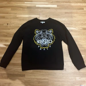 Kenzo tröja - Svart kenzo tröja som aldrig har blivit använd, Storlek S