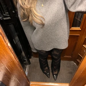 Svarta spetsbyxor - Snygga svarta spetsbyxor som tyvärr inte kommer till användning längre. Strl xs / s 