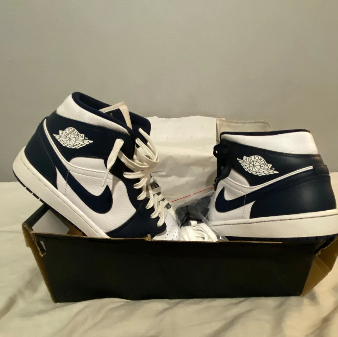 Jordan 1 mid  - 91