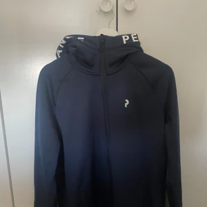 Peak performance kofta - Mycket bra skick skön nu till hösten