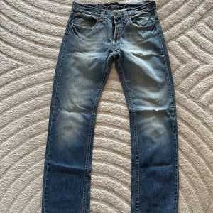 Jean Paul jeans - Säljer de här snygga jeansen från Jean Paul. Står storlek 32/34 och i midjan är de 44 cm💞