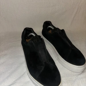 Eytys svarta - Svarta Eytys i toppskick, inga skador eller skavanker Storlek EU 45, 28,5cm