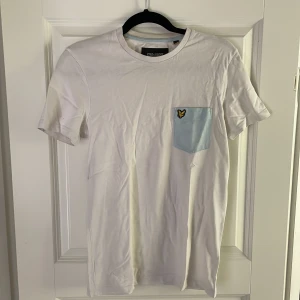 Lyle & scott T-shirt - Säljer en Lyle & Scott T-shirt. Xs men funkar även för S