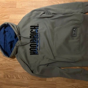 Hoodrich hoodie  - Bra skikt fin hoodie inför hösten och vinter pris diskuteras 