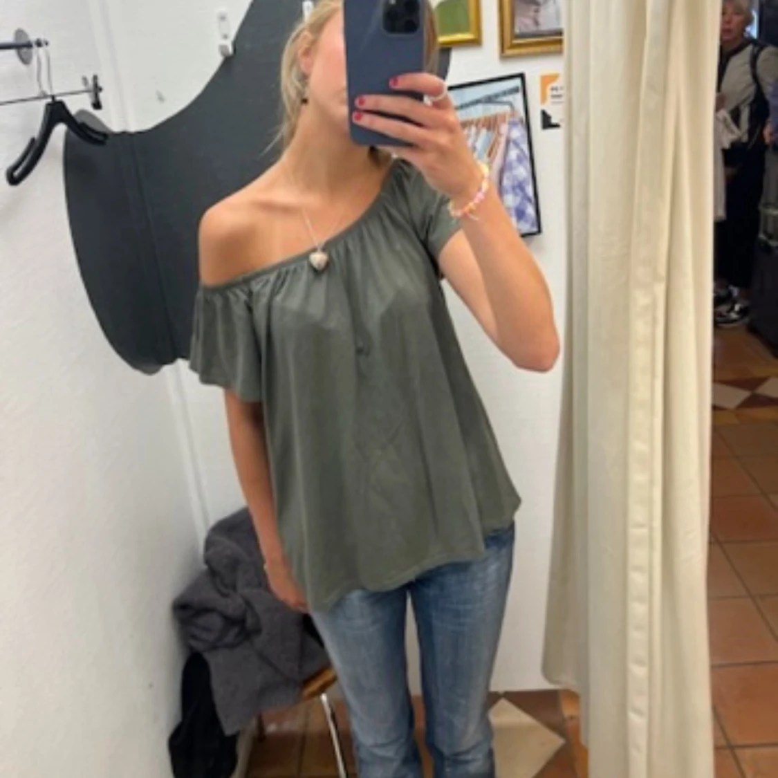 Grön one shoulder topp