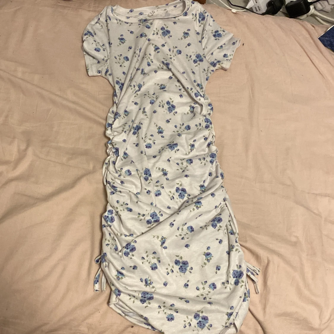 En blommig klänning från SHEIN