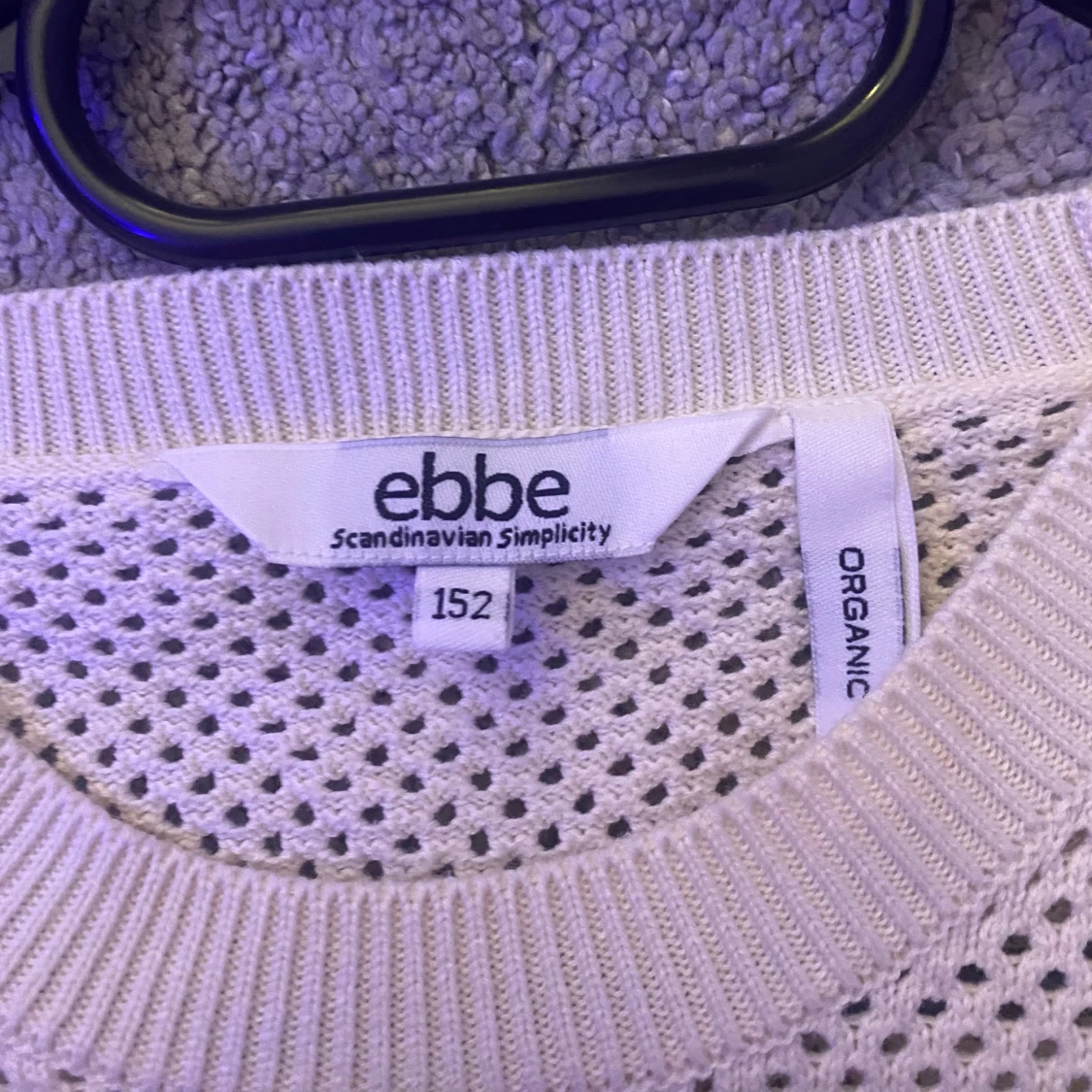 Vit stickad topp med fransdetaljer - 93