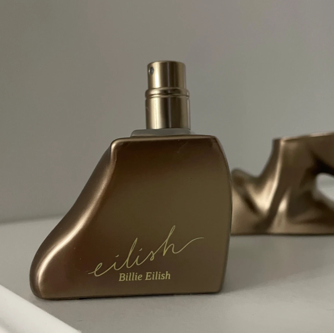 Parfym från Billie Eilish - 91