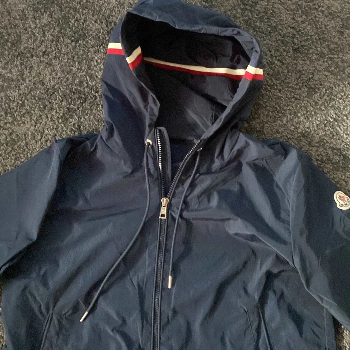 Moncler, är öppen för bud !  - 92