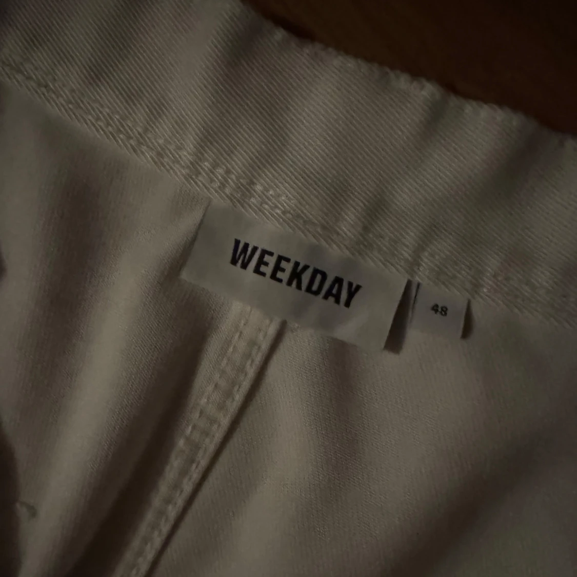 Benvita byxor från Weekday - 91