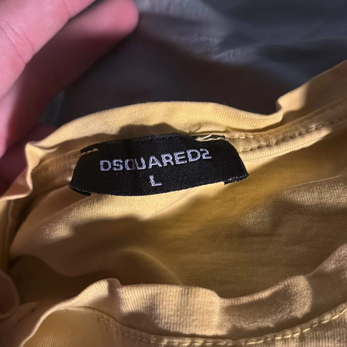 Gul t-shirt från Dsquared2 - 91