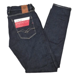 Replay Anbass jeans helt nya - Säljer nu ett par helt nya replay anbass hyperflex jeans, storlek W34 L32, dem kostar 1800kr mitt pris 799kr(slim fit), pris går att diskuteras!