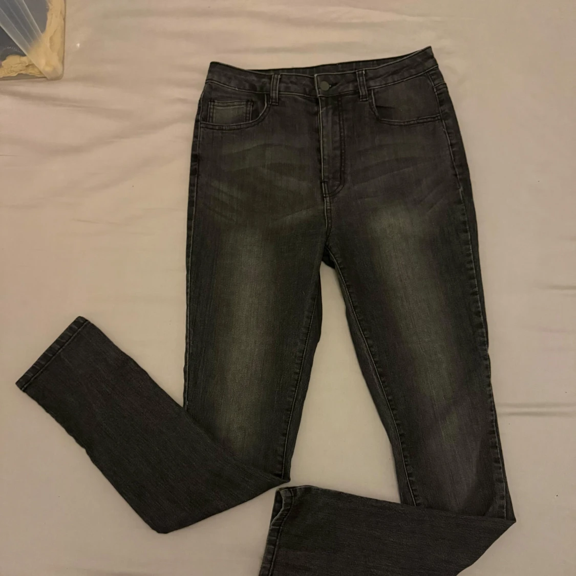 Svarta jeans
