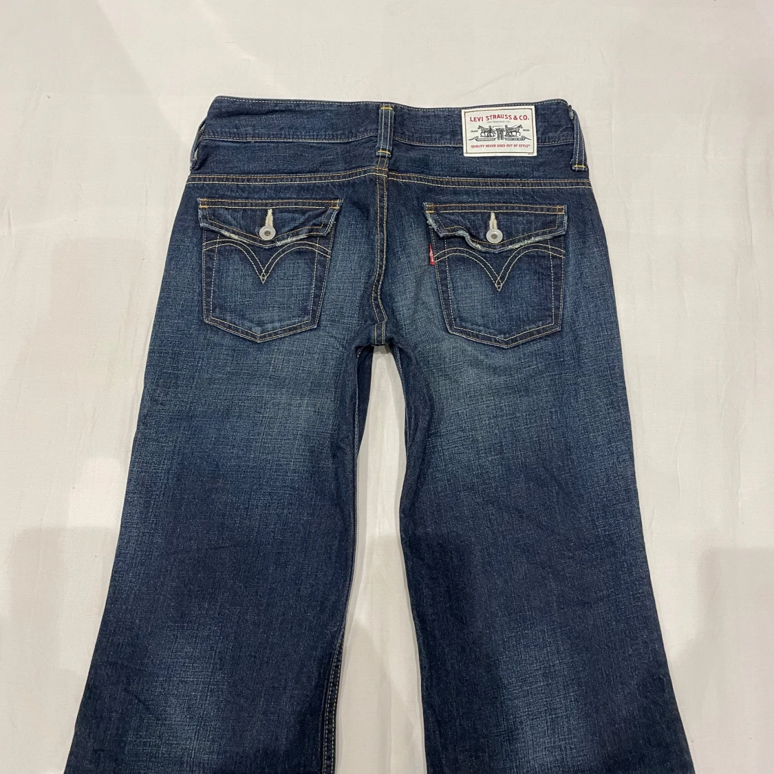 Lågmidjade bootcut/flare jeans från Levis🤩 - 93