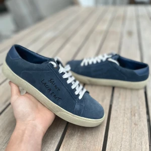 Saint Laurent skor  - Saint Laurent skor! | Skick 9.5/10! | EU 40 ( passar 40-41) | Endast skorna medföljer! | pris: 2999kr! | Hör av dig vid minsta fråga eller fundering! 