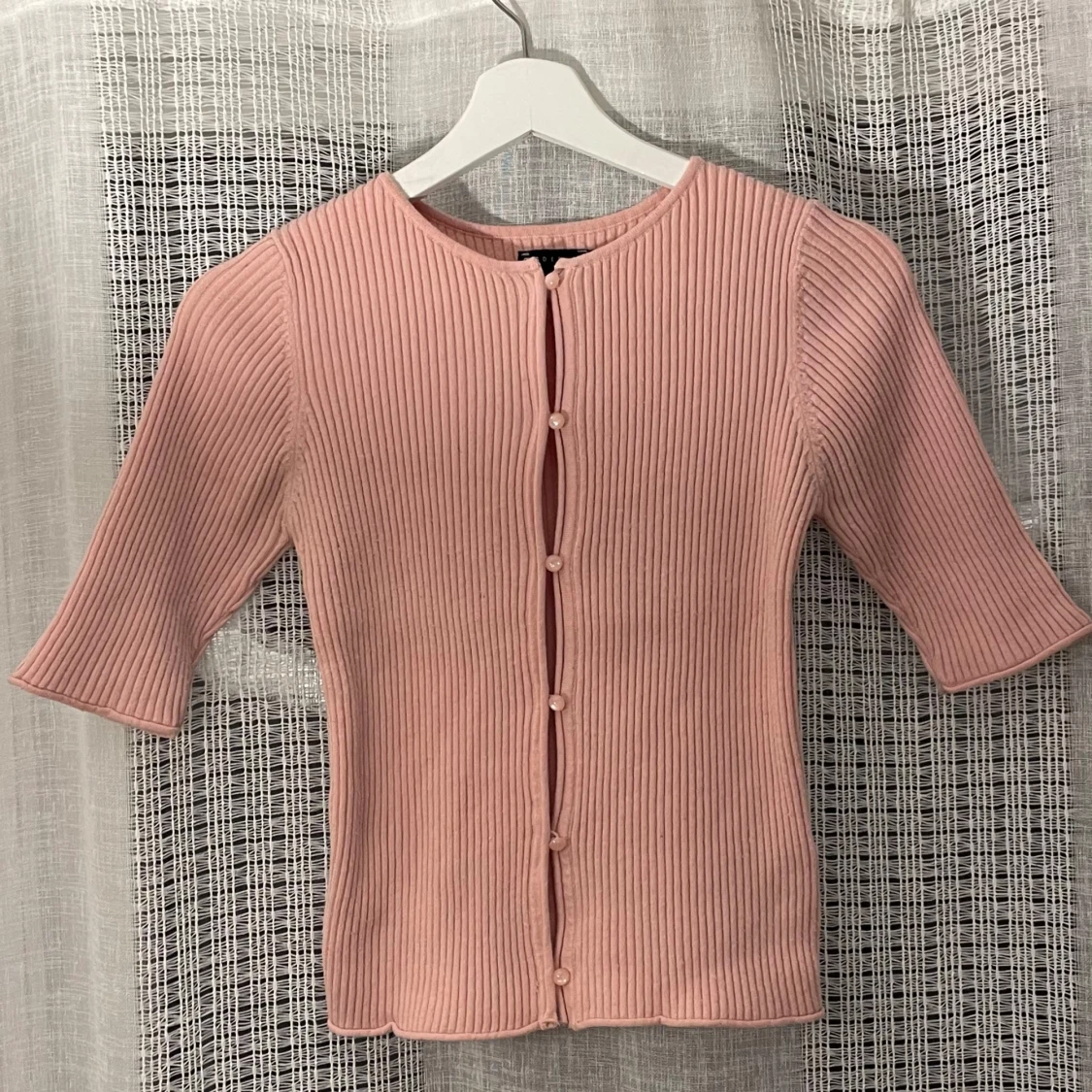 Rosa ribbad kofta från ASOS DESIGN