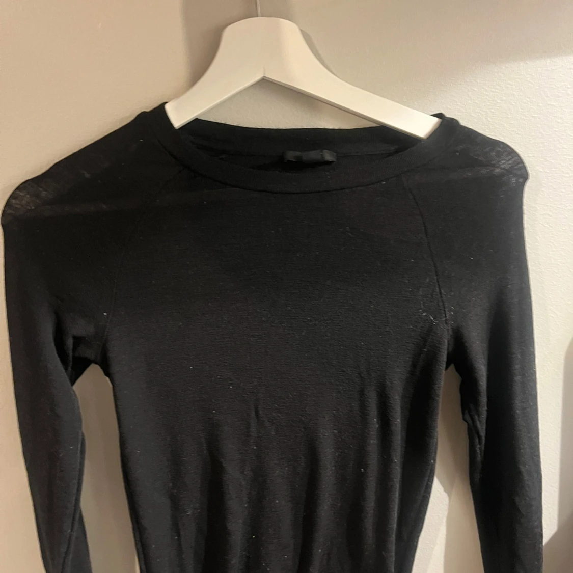 Svart COS långärmad tröja