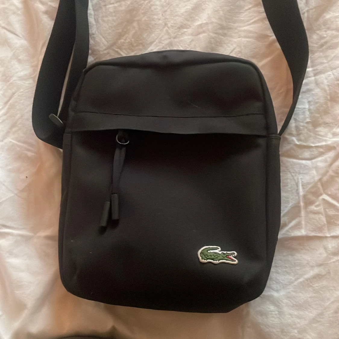 Svart axelväska från Lacoste - 90