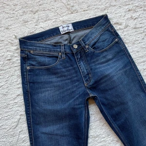 Acne Studios ”Max Prince” - Säljer nu dessa Acne Studios jeans i toppskick!✌️ | Modellen är den mest eftertraktade nämligen ”Max Prince” och sitter slim!👖✅ | Hör av dig vid ytterligare frågor!🙏👑