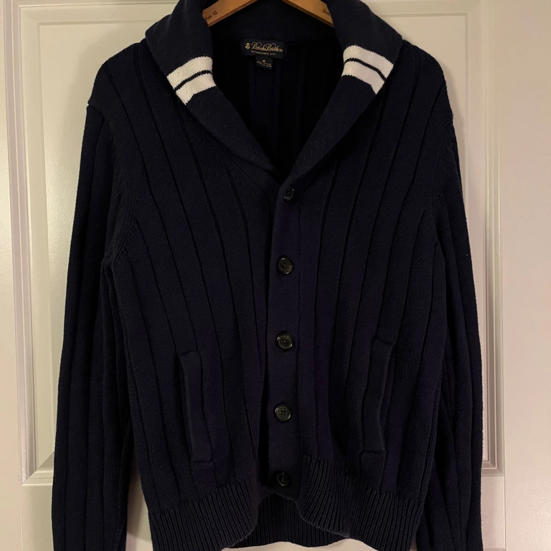 Mörkblå kofta från Brooks Brothers