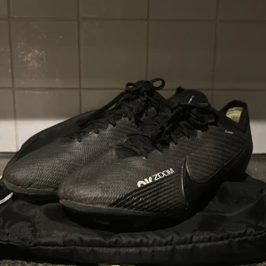 Nike Air Zoom Mercurial Vapor 15 Elite FG - Nike mercurial vapor elite 15 Fg skor i 8/10 skick påse till skorna ingår ny pris 3150kr