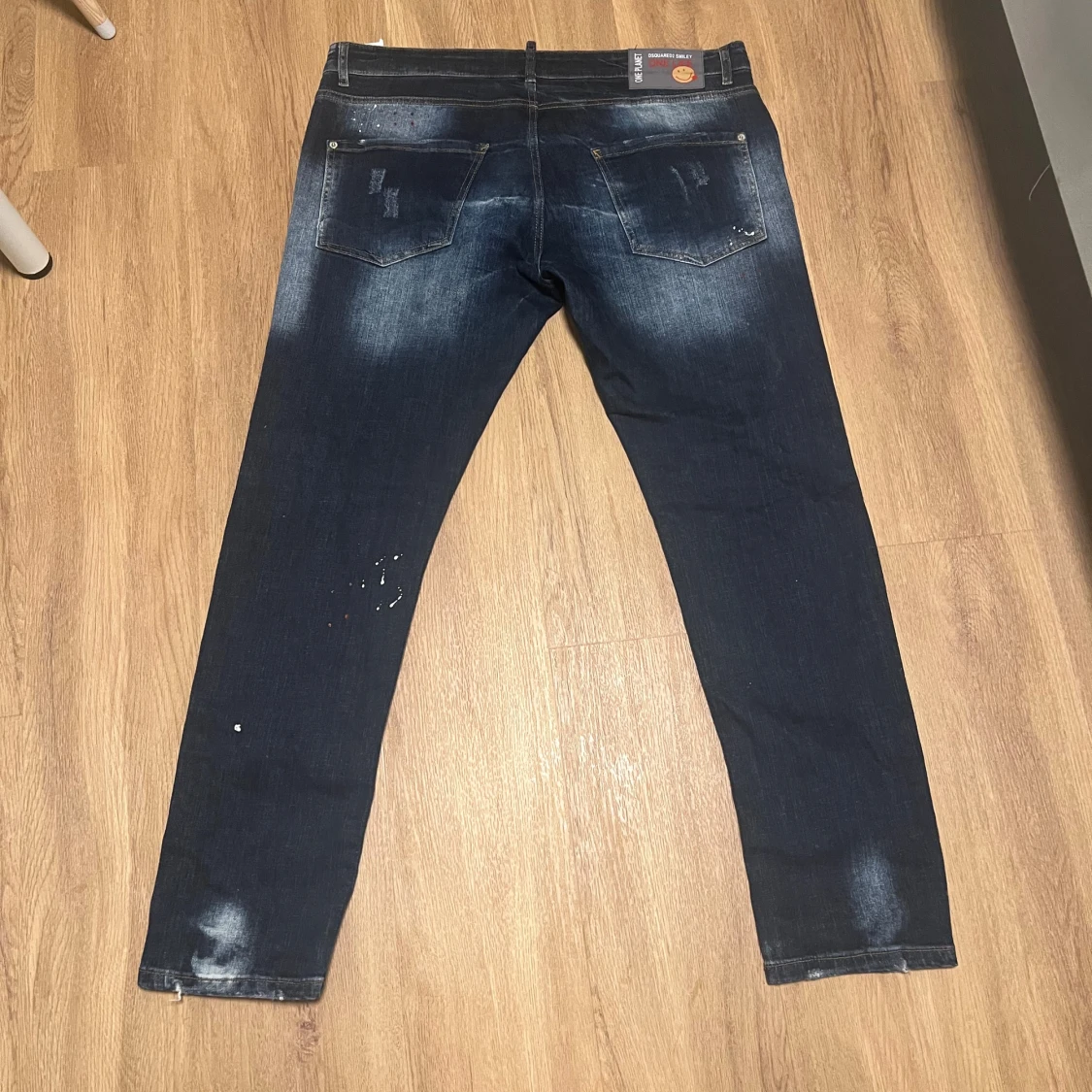 Mörkblå jeans med slitningar från Dsquared2 - 91