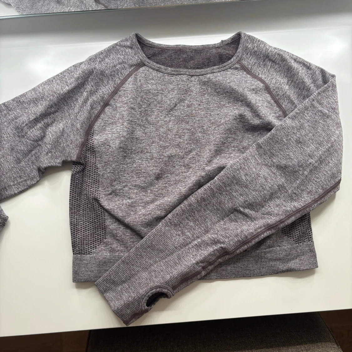 Grå långärmad tröja från Relode