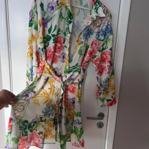 Klänning L - Använd en gång