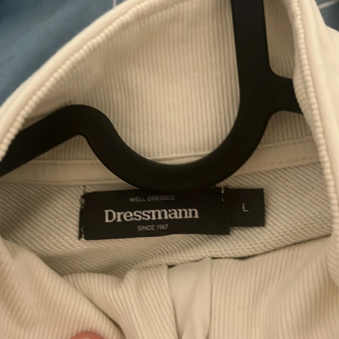 Vit tröja med dragkedja från Dressmann - 90