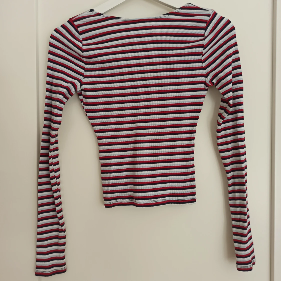 Randig långärmad topp från Hollister - 90