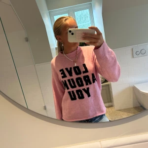 Supercool tröja💞 - Säljer denna supercoola from future inspererande stickade tröjan💞 Super fin nu inför hösten!!