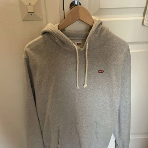 Levis hoodie - Bra skicka har knappt använts