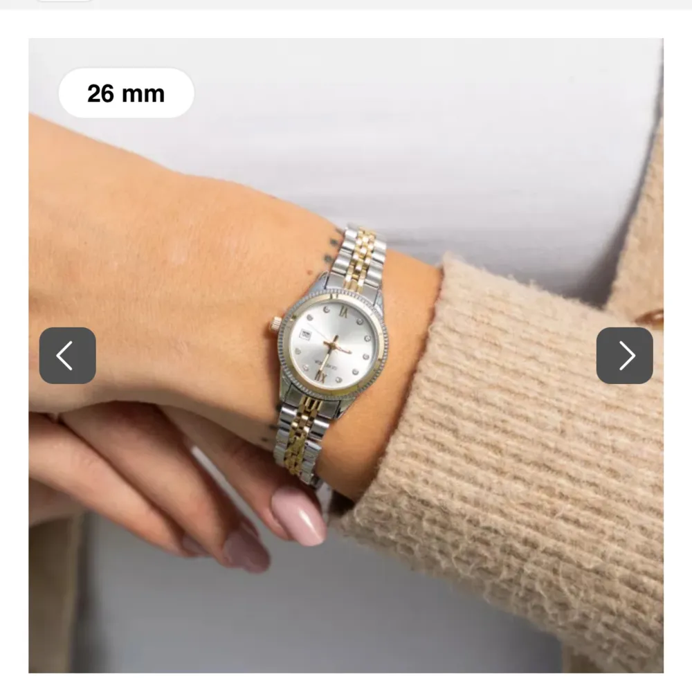 Klocka från Sekonda köpt i mars för 800  Säljer nu för 500 Tåler vatten och är en super fin enkel klocka som är väldigt elegant . Accessoarer.