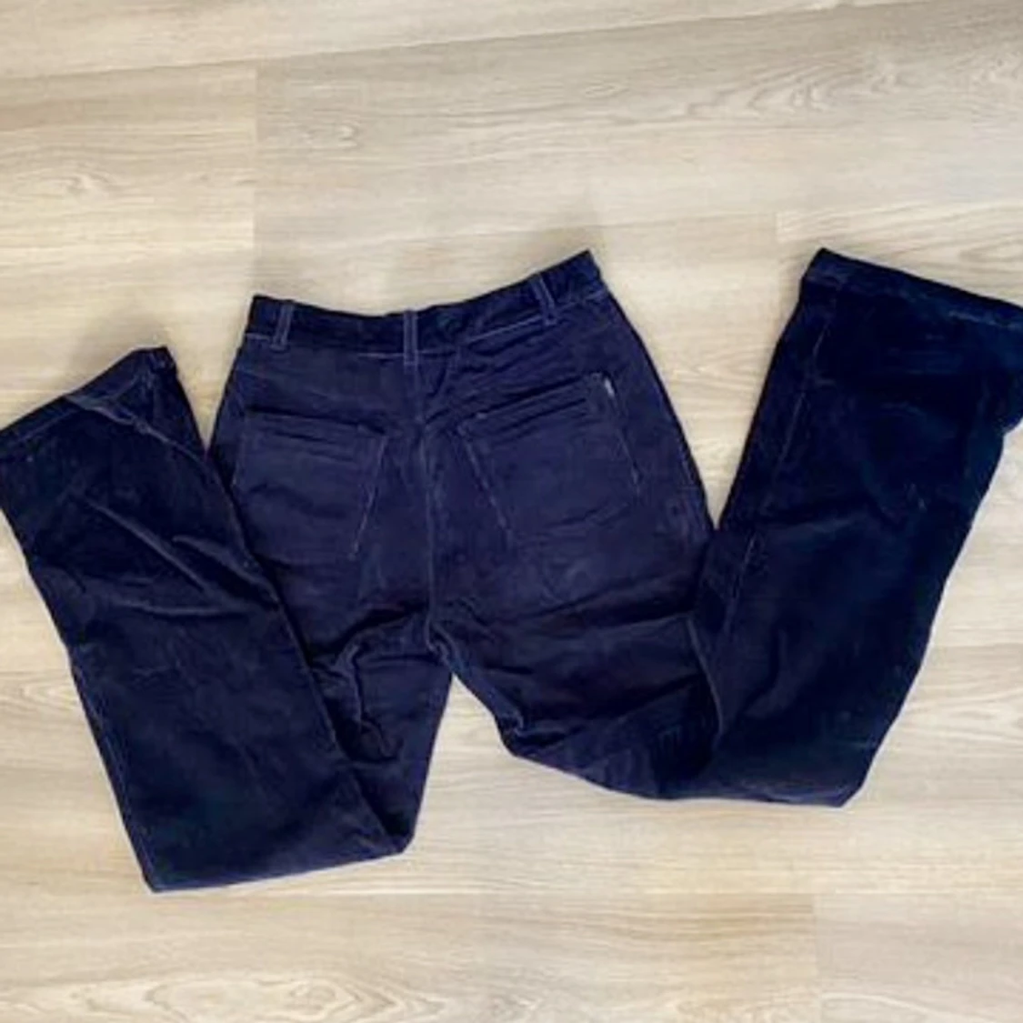 Mörkblå manchesterbyxor från Zara - 92