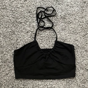 Topp - Topp från shein, bara använd fåtal gången så i väldigt bra skick🫶🏼