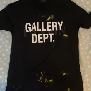 gallery dept - gallery dept x lanvin, står xl men passar mig som e M/L sveriges billigaste!! 