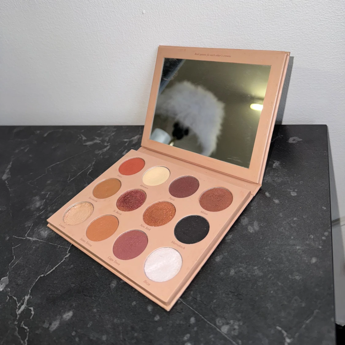 Caia ögonskuggor - 92