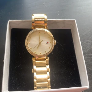 Klocka - Tommy hilfigher klocka 