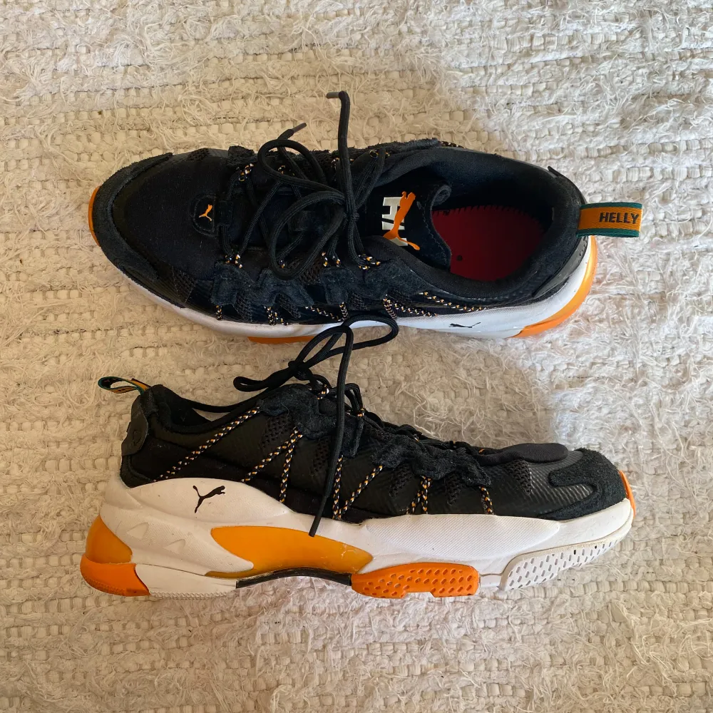 Fina Puma x Helly Hansen sneakers, knappt någonsin använda, mycket bra skick! . Kengät.