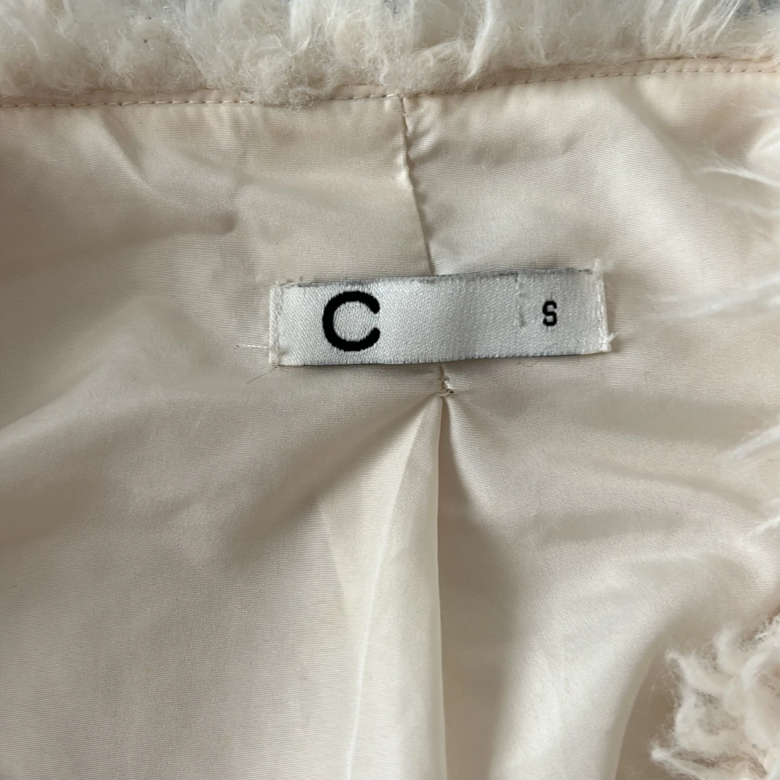 Vit fluffig pälsjacka - 91