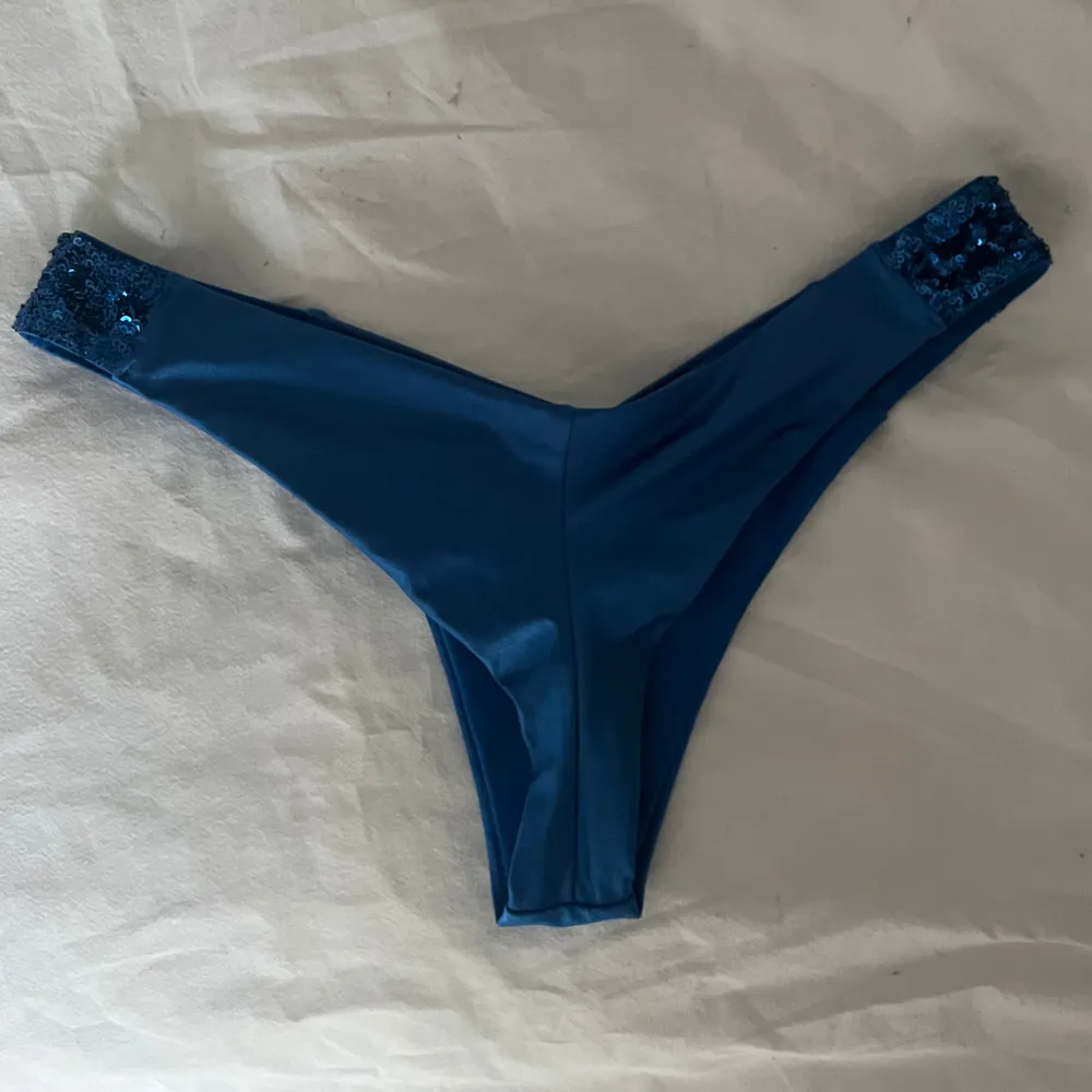 Såå snygg Calzedonia bikini underdel! Storlek S men lite liten i storleken!💞💞. Övrigt.