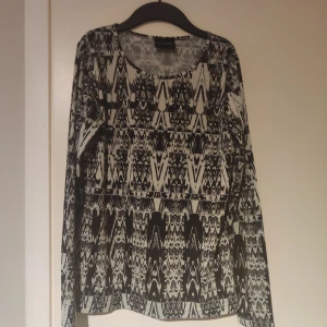 Bitte Kai rand blus m - Perfekt skick