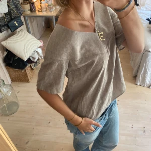 Bkus - SUPERSNYGG!! Tryck gärna köp nu ❤️100% linne!