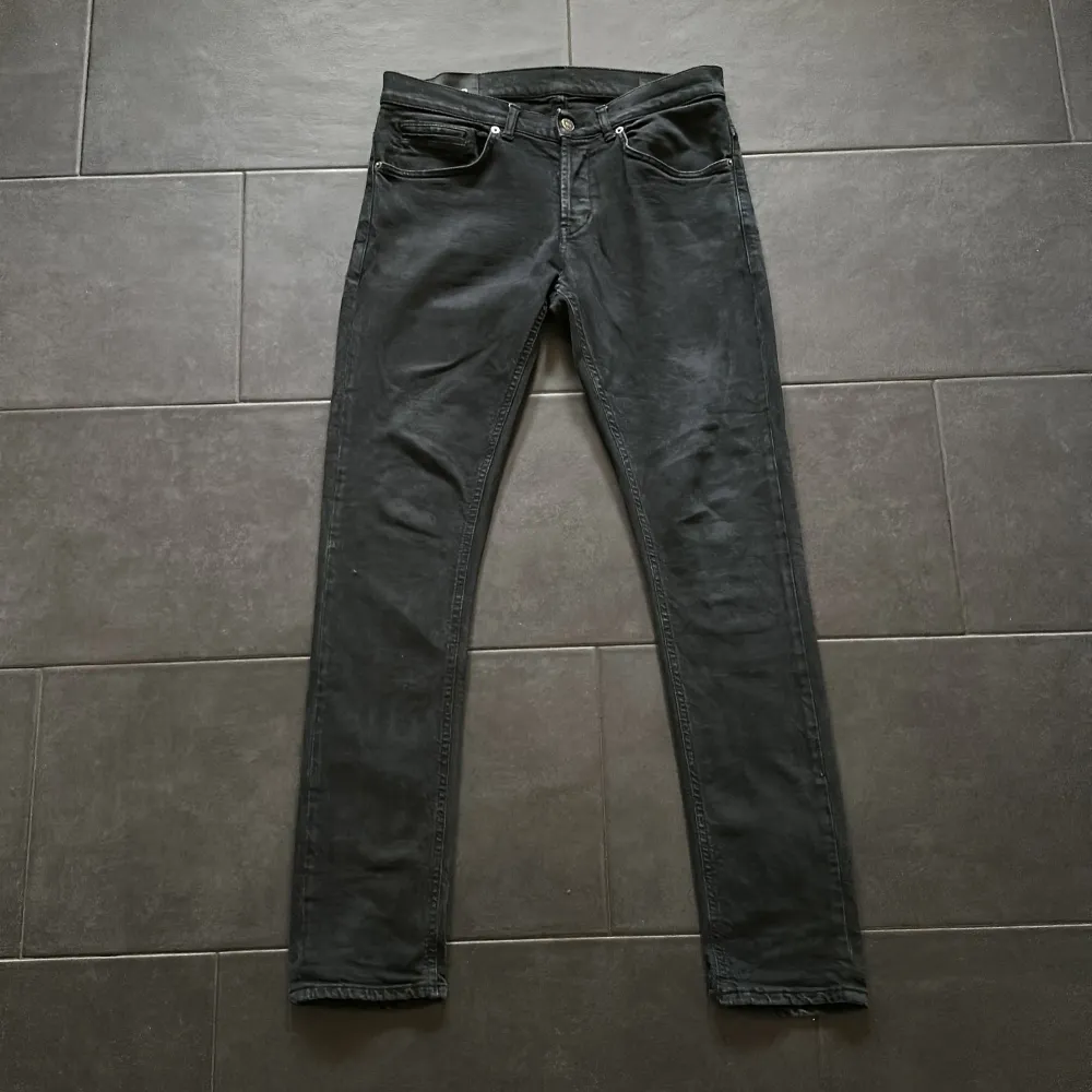 Dondup jeans George skick 9/10, storlek 32, skriv för fler bilder . Jeans & Byxor.