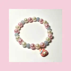 Super gulligt my melody armband 🥰 Storlek: ca 15-19 cm  -handgjort och oanvänt-