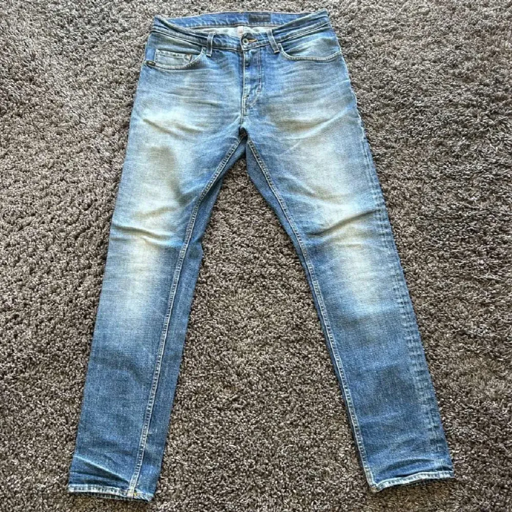 Tiger of Sweden jeans sitter slim storlek 34 grå blåa. Jeans & Byxor.