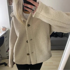 Teddyjacka - Jättefin teddyjacka från uniqlo❤️ sparsamt använd