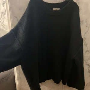 Svart Gina tröja - Kommer ej till användning, pris kan diskuteras 