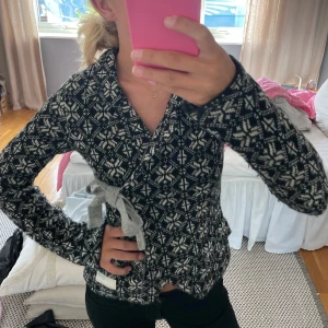 Odd molly kofta - Säljer denna klassiska kofta från Odd Molly.🩷kom gärna med prisförslag!